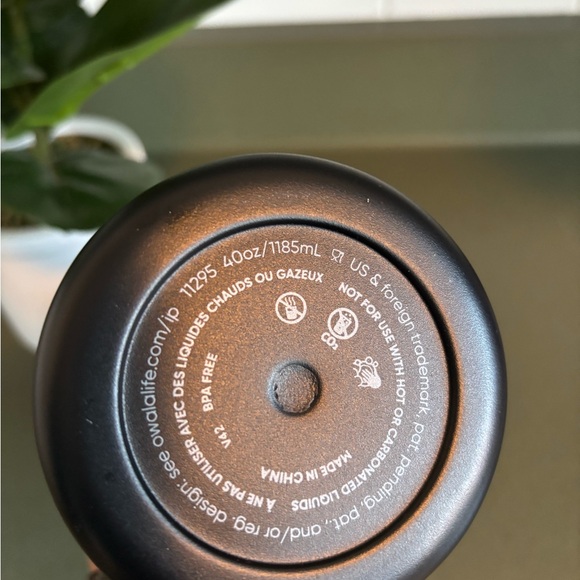 Owala Black Insulated Water Bottle - Picture 4 of 5